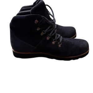 Men’s Water resistant Deep Blue/Black Ugg Halftein